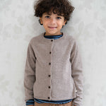 Strickjacke Illusion Light Haselnut (Grössen 2-5 Jahre)