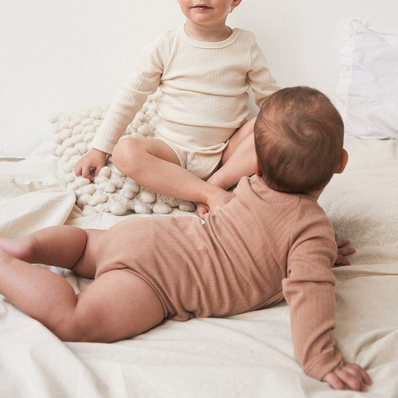 Baby Ripp-Wickelbody Noi Camel